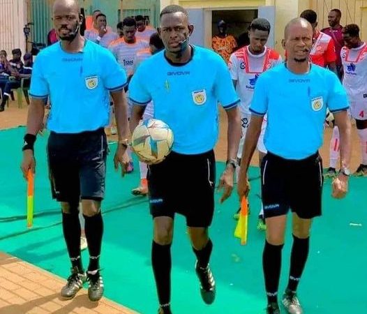 Tambacounda : le Gouverneur de la région, Oumar Mamadou Baldé reçoit ce jeudi 07 septembre à partir de 12h30mn dans les locaux de la gouvernance le trio arbitral de la CRA de Tamba qui a dirigé la finale de la coupe du Sénégal de football, édition 2023