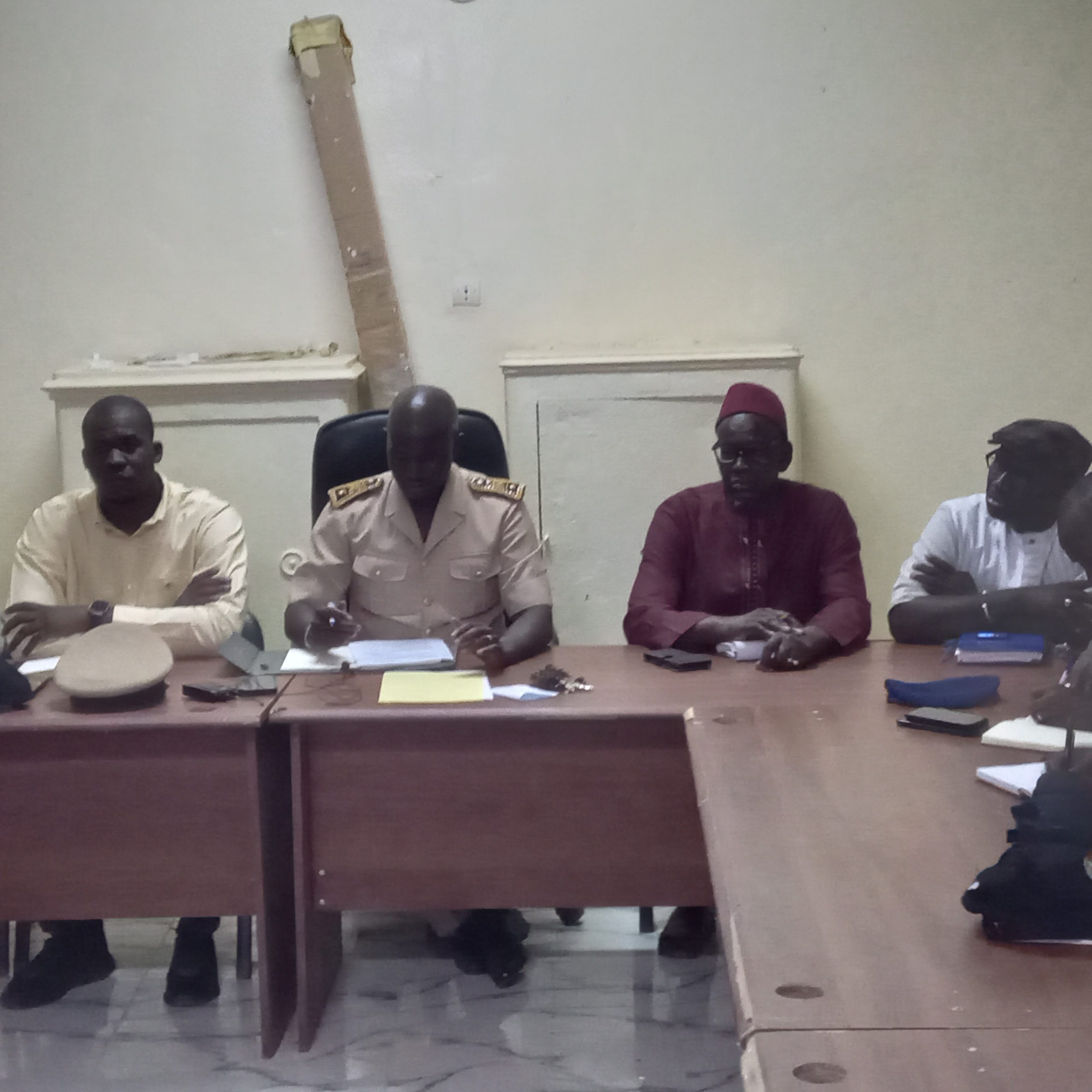 L’ONG IBP RENCONTRE LES CHEFS DE SERVICES, LES FDS ET LA PRESSE LOCALE DU DEPARTEMENT DE BAKEL  POUR LA PRESENTATION D’UN DOCUMENTAIRE RELATIF AUX MEFAITS DE LA POLLUTION DE LA FALEME