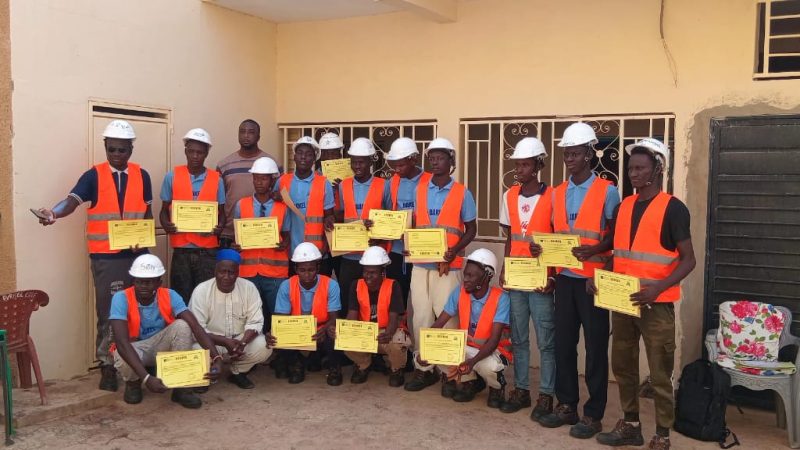 CÉRÉMONIE DE REMISE D’ATTESTATIONS DE  FORMATION EN SOLAIRE (PHOTOVOLTAÏQUE) A BAKEL
