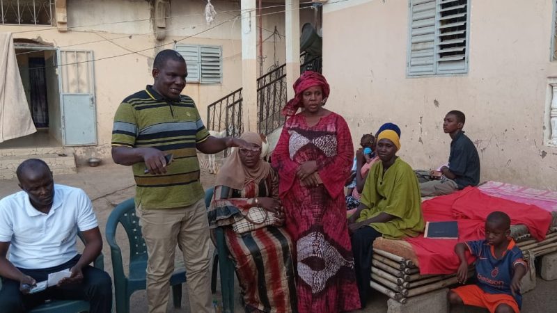 LE GRDR ET SON PARTENAIRE ACTION AID PROCEDENT AU LANCEMENT  DE  LA SENSIBILISATION POUR L’ABANDON DE L’EXCISION DANS LE DÉPARTEMENT DE BAKEL.